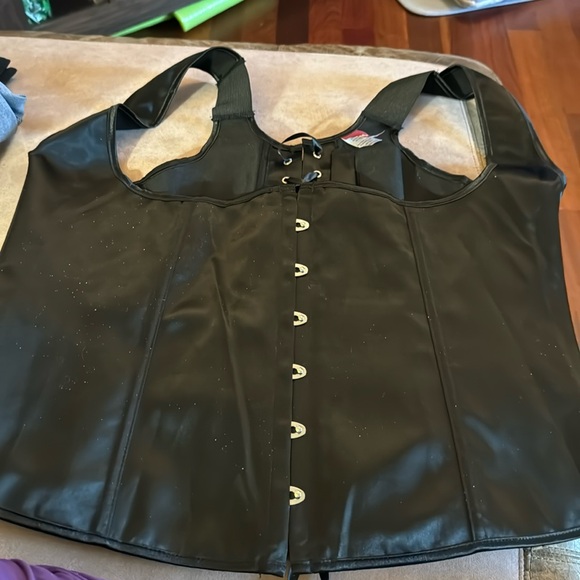 5X over shoulder corset NWOT - Picture 1 of 6